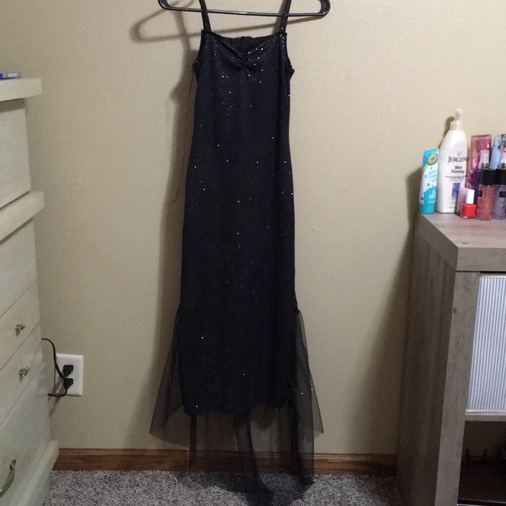 Black Halloween Dress;gloves;white fluffy scarf!🎃
